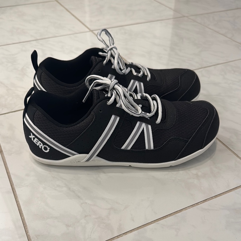 Black and White Lightweight Sneakers with Mesh Upper